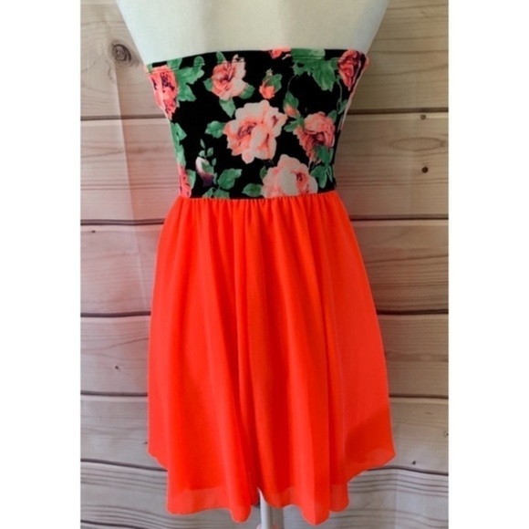 NWOT Filly Flair Floral Sheath Strapless Dress - Picture 3 of 8